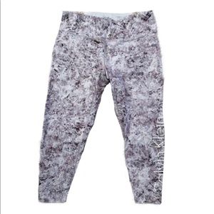 NWOT Calvin Klein Wick Capris w Mesh